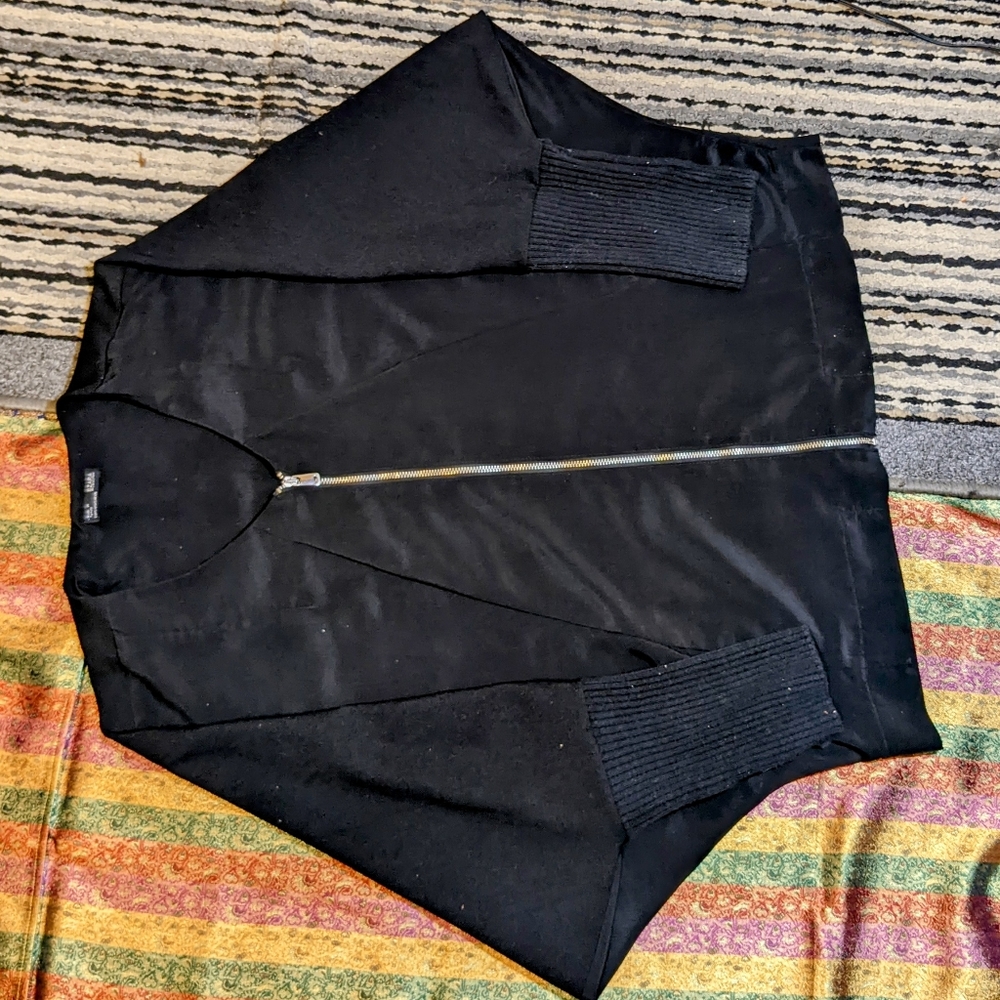 Cloth - Picture 2 of 6
